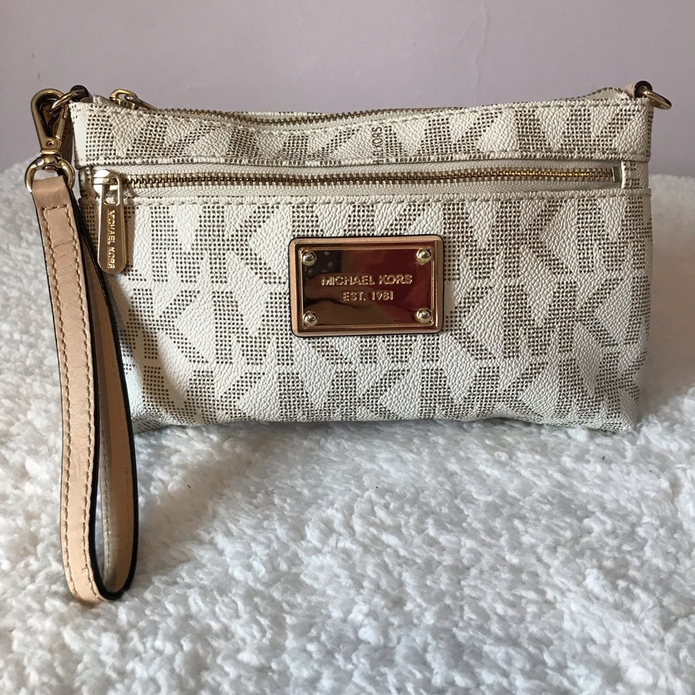 Michael Kors Jet Set Leather Wristlet